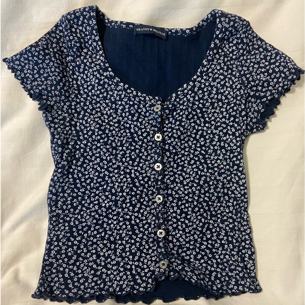 Brandy Melville cropped shirt